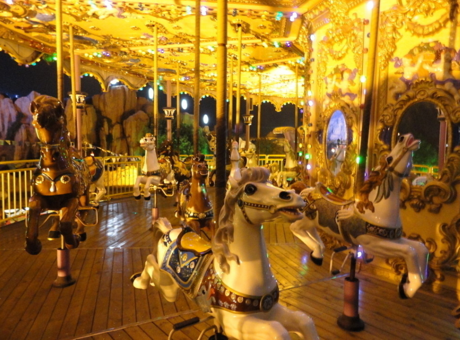 轉馬類—24座仿上傳動旋轉木馬 轉馬類—24座仿上傳動旋轉木馬