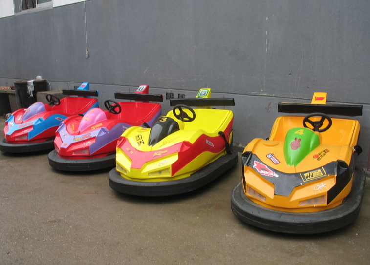 公園游樂設備類型【迪士尼旋轉木馬、歡樂噴球車、碰碰車】 公園游樂設備類型【迪士尼旋轉木馬、歡樂噴球車、碰碰車】