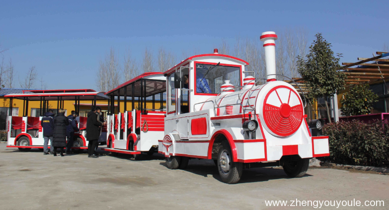 無軌小火車燃油款和電池款哪種市場前景會更好