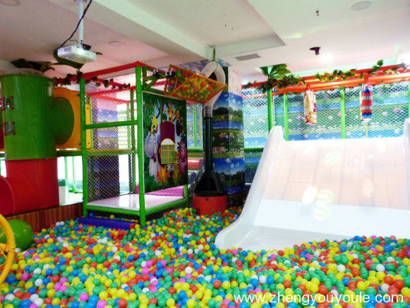 游樂設備的介紹——百萬球池