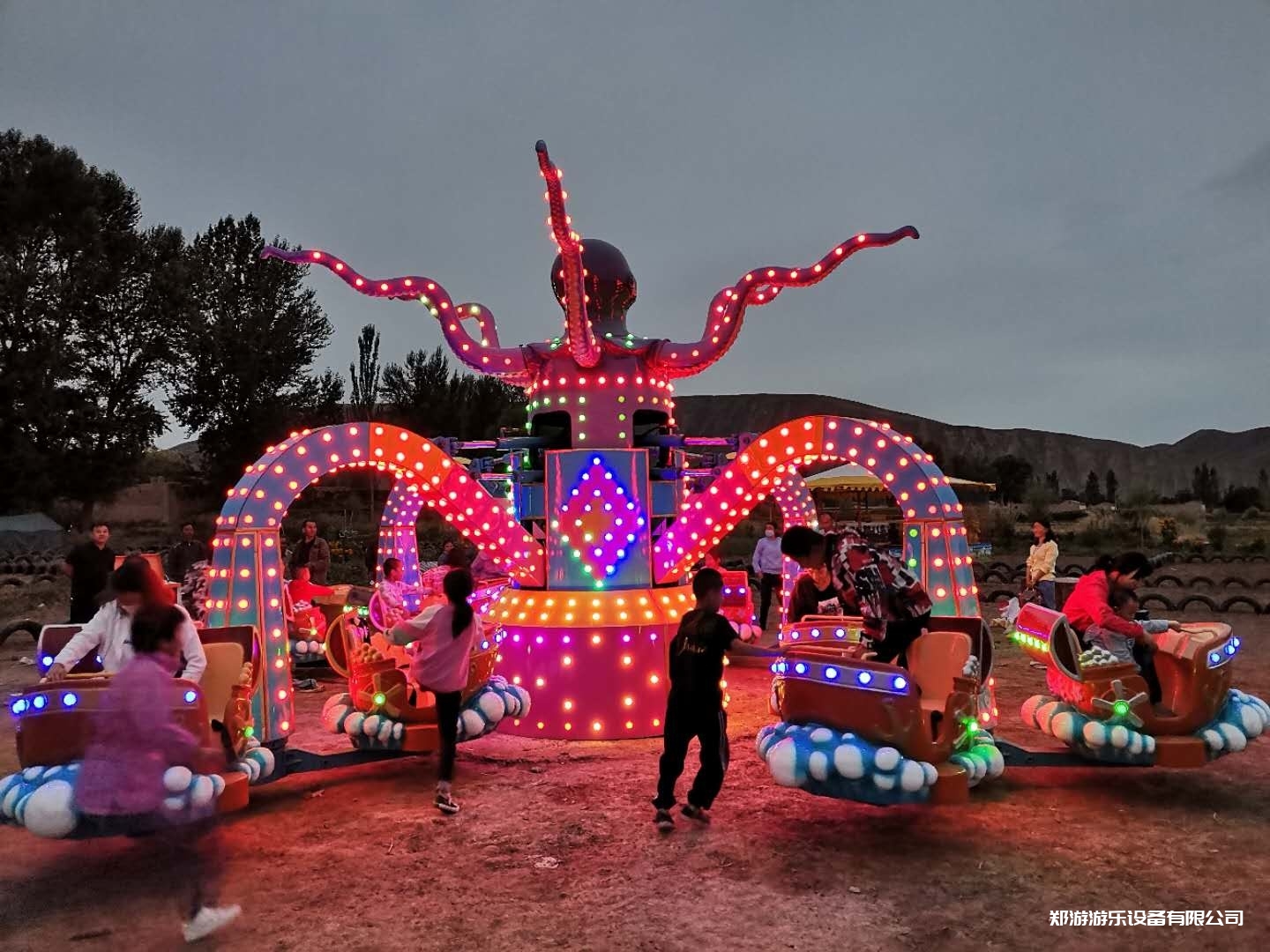 自控飛機類—章魚鬧海（新型兒童游樂設(shè)備）