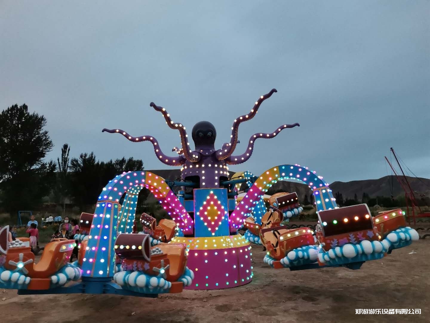 自控飛機類—章魚鬧海（新型兒童游樂設(shè)備）