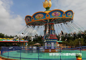 五彩繽紛的大型游樂設(shè)備,颶風(fēng)飛椅! 五彩繽紛的大型游樂設(shè)備,颶風(fēng)飛椅!