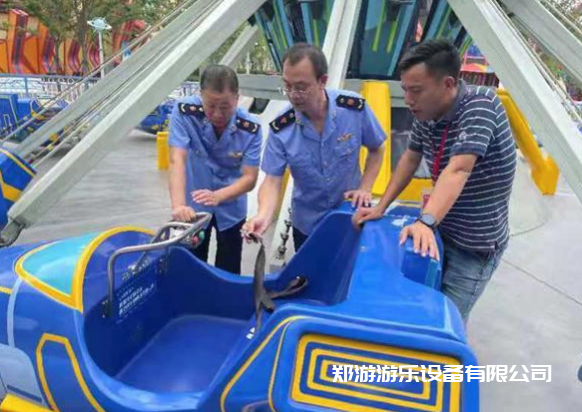 排查大型游樂設(shè)施 確保游客暑期安全
